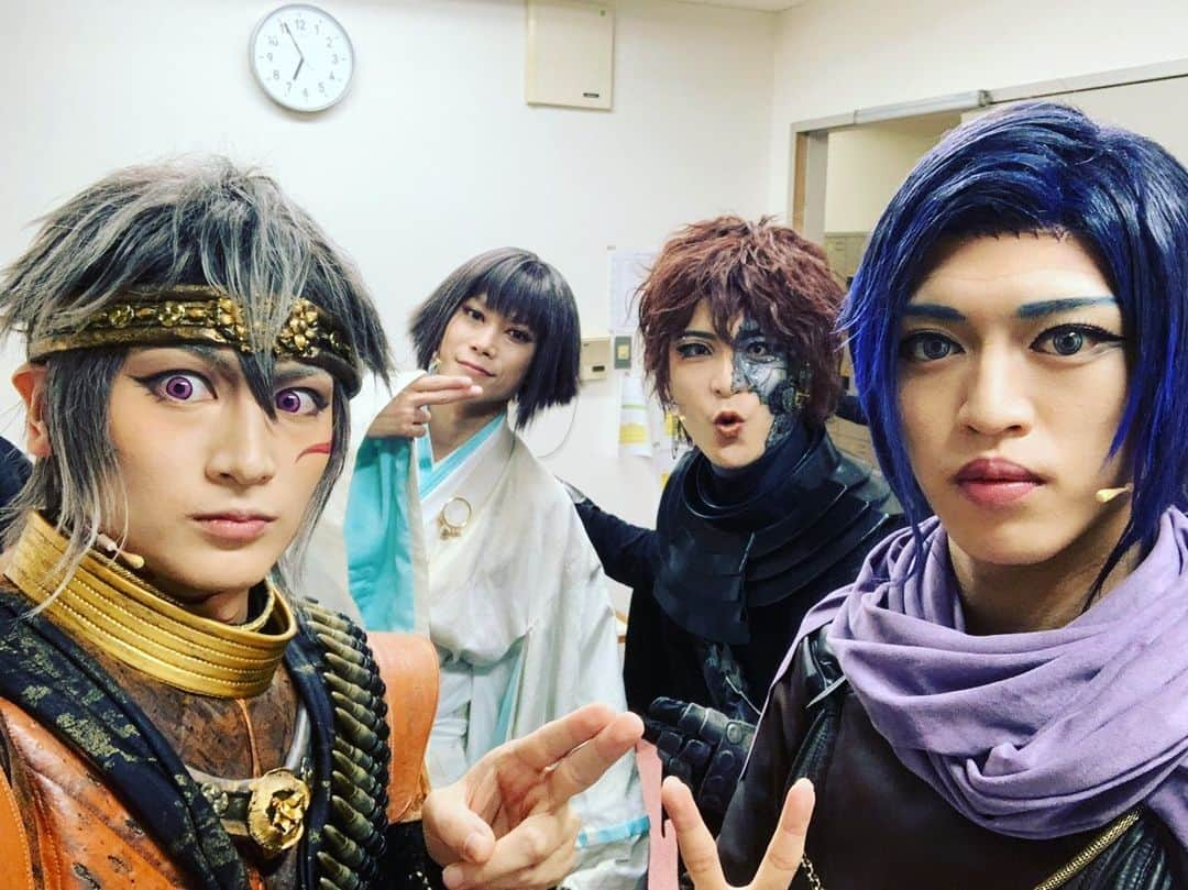 平田裕一郎さんのインスタグラム写真 - (平田裕一郎Instagram)「大阪公演2日目、無事に終わりました！！ 沢山のご来場ありがとうございました！！ 残り2日、4公演です。  寂しさMAX。。 悔いのないように頑張ります。  #玉城裕規 くん #佐藤永典 くん #石渡真修 くん #平田裕一郎  #錆色のアーマ」6月28日 22時41分 - yuichiro_hirata