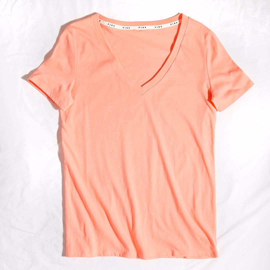Victoria's Secret PINKさんのインスタグラム写真 - (Victoria's Secret PINKInstagram)「OMGEEE! It’s officially a tee party 👕🎉Stock up on $7.95 Basic Tees! Better hurry, this won’t last! ⏳ . . . 🇺🇸🇨🇦 (Prices in USD」6月28日 22時46分 - vspink