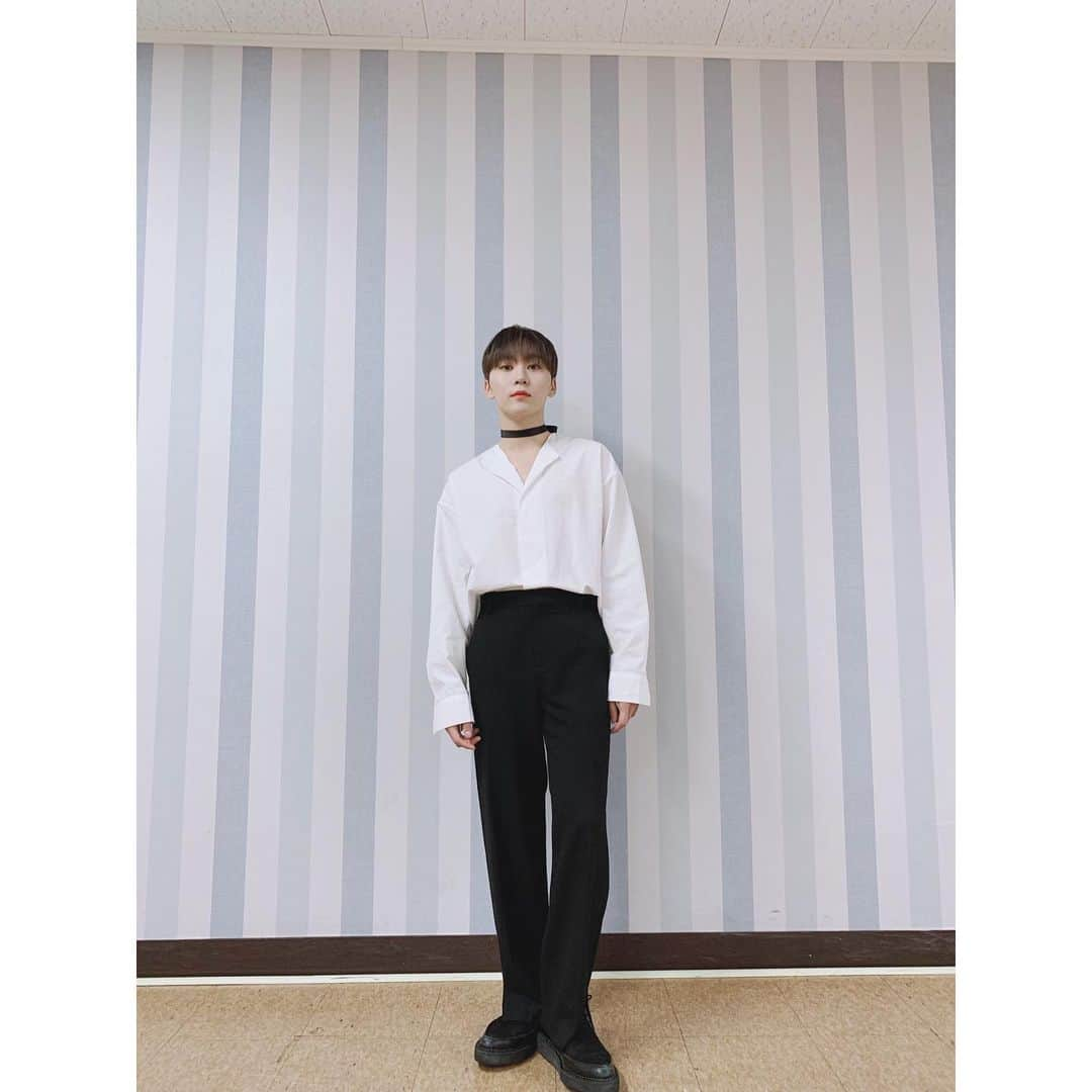 SEVENTEENさんのインスタグラム写真 - (SEVENTEENInstagram)「[17'S 승관] 오랜만에 뮤직뱅크에서 캐럿들 만나서 너무 좋았어요 아침부터 열심히 목청껏 응원해준 캐럿들 본방사수해준 캐럿들 모두 고마워요💎」6月28日 22時47分 - saythename_17