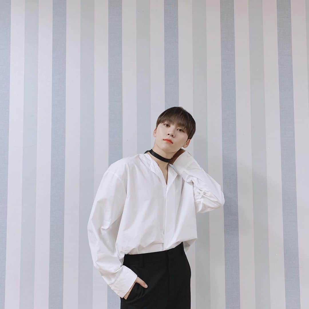 SEVENTEENさんのインスタグラム写真 - (SEVENTEENInstagram)「[17'S 승관] 오랜만에 뮤직뱅크에서 캐럿들 만나서 너무 좋았어요 아침부터 열심히 목청껏 응원해준 캐럿들 본방사수해준 캐럿들 모두 고마워요💎」6月28日 22時47分 - saythename_17