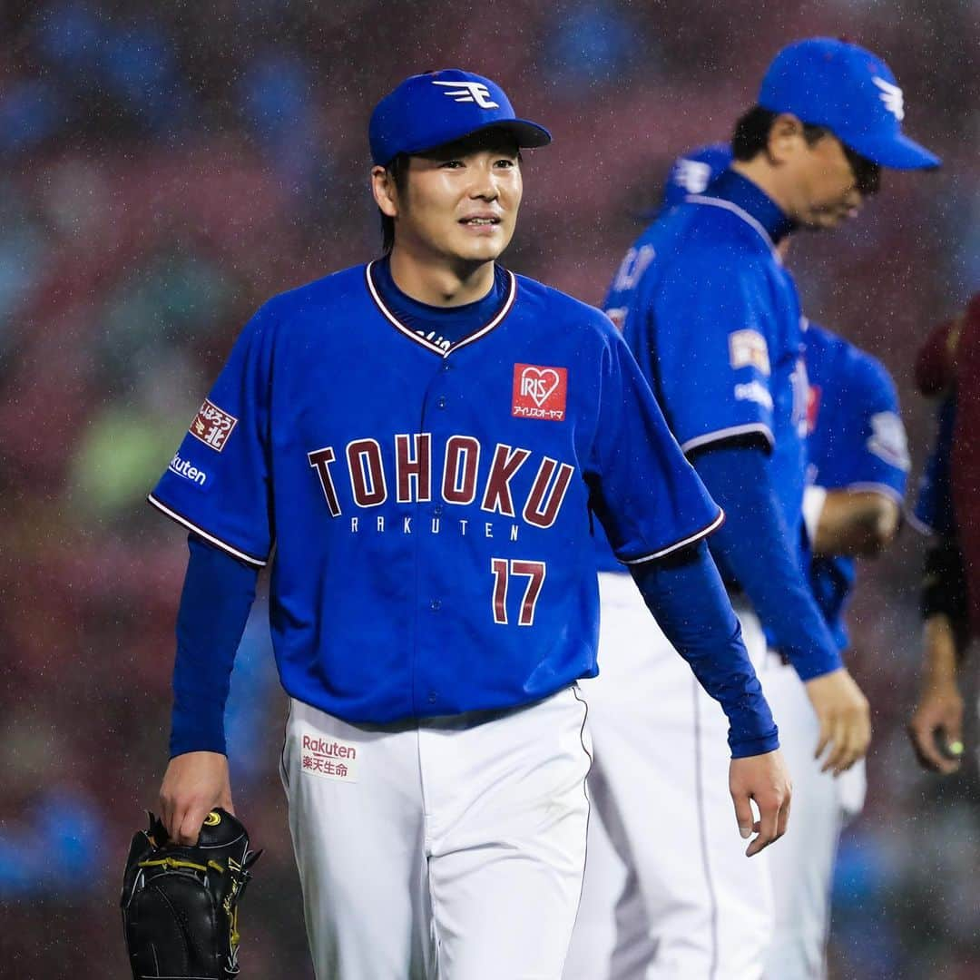 東北楽天ゴールデンイーグルスさんのインスタグラム写真 - (東北楽天ゴールデンイーグルスInstagram)「⚾️ ⚾️E 5-6 M⚾️ 節目の交流戦明け初戦を勝利とはならず。 先発の塩見選手は7回途中124球4安打2失点7奪三振👍🏼 同点の6回に銀次選手のタイムリーヒットで勝ち越し‼️ さらに渡邊佳明選手が2点タイムリー2ベース👏🏼 雨が降り続く中ご声援ありがとうございました‼️ #rakuteneagles #RESTART #日本一の東北へ #TOHOKUBLUE #塩見貴洋  #渡邊佳明  #銀次」6月28日 22時48分 - rakuten_eagles