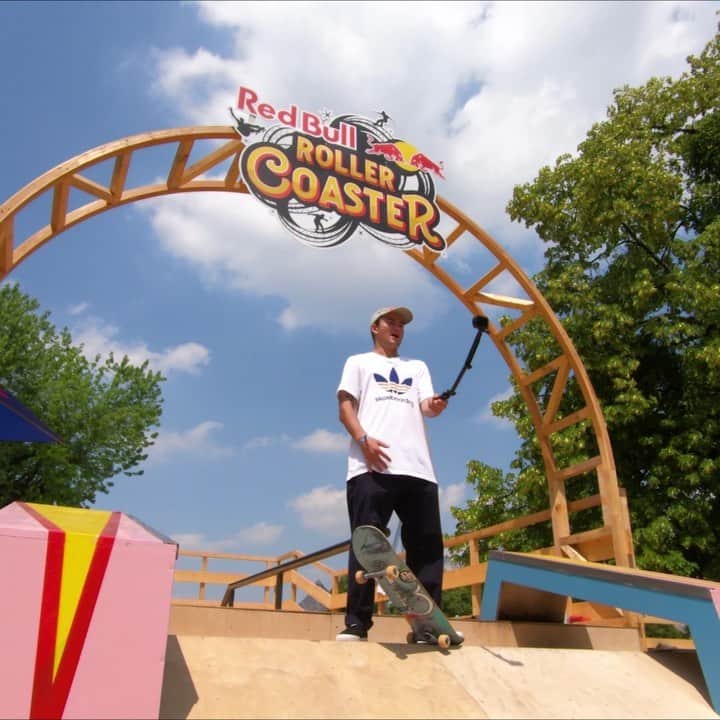 のインスタグラム：「Are you ready? Tomorrow, the world‘s best skaters will take it to the streets of Munich to show off their skills. 🔥 Catch all the #MunichMash action LIVE on Red Bull TV. 📺 Link in bio. 🎥:@gopro @redbullskate #redbullrollercoaster #munichmash #munich #skate #redbull」