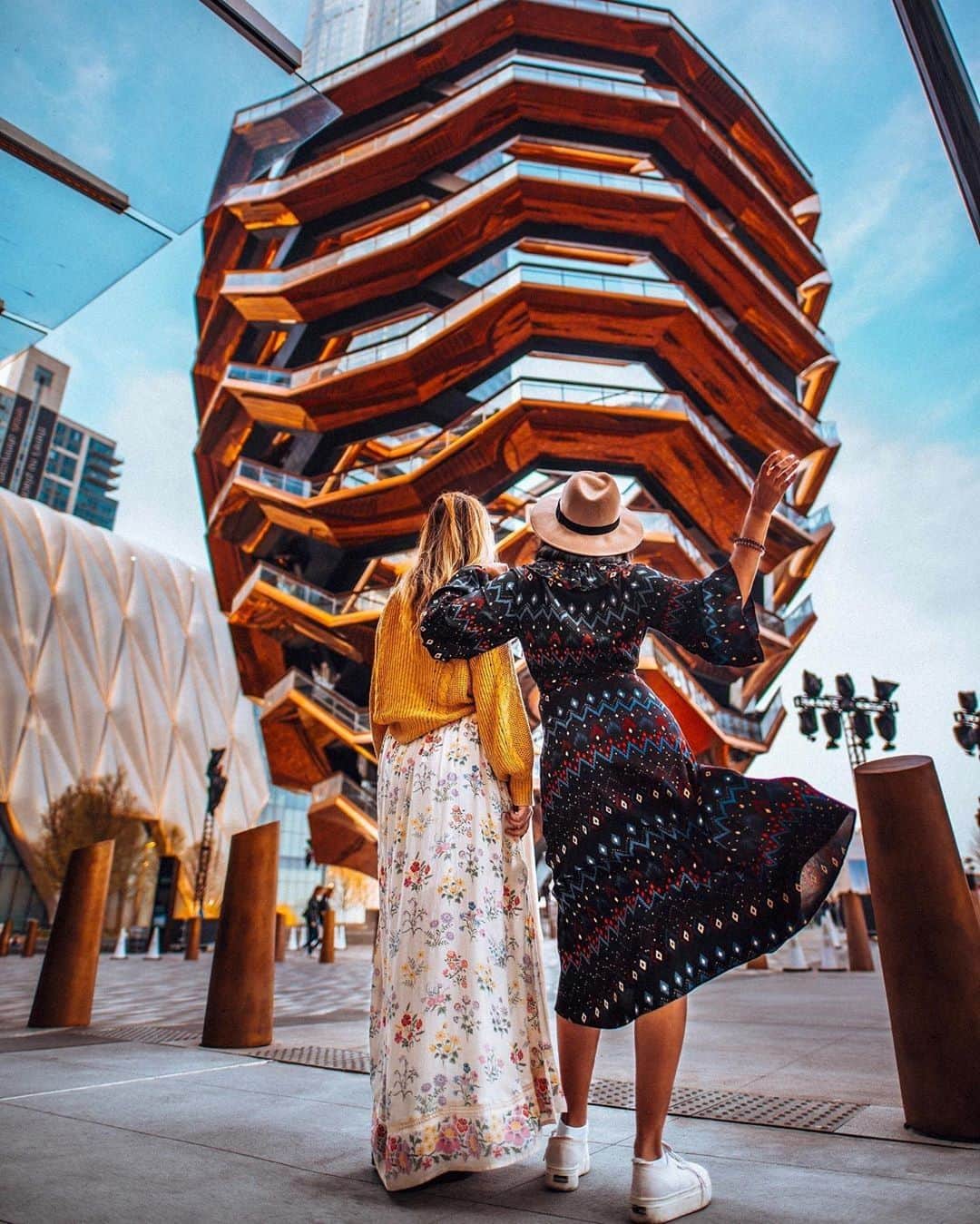 Visit The USAさんのインスタグラム写真 - (Visit The USAInstagram)「The Vessel is the new centerpiece of Hudson Yards. The structure is meant to be climbed to get the best view of Manhattan. 👀🌃 Thanks for sharing @filipajackson! Would you climb these stairs for a great view of New York City? 📷: @playingwithapparelmen #VisitTheUSA」6月28日 23時00分 - visittheusa