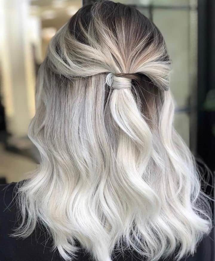 CosmoProf Beautyさんのインスタグラム写真 - (CosmoProf BeautyInstagram)「We’re KNOT going to lie, we’ll always love icy blonde hair❄️ ✨ Hair by @mustafasav_ using @nioxin Instant Fullness Dry Cleanser for texture and fullness. ✨ Find the Nioxin products you need to create summer styles at  #cosmoprofbeauty where you are #licensedtocreate . . #repost #nioxin #nioxinhair #whiteblonde #coolblonde #platinumblonde #icyblonde #iceblonde #livedinhair」6月28日 23時00分 - cosmoprofbeauty