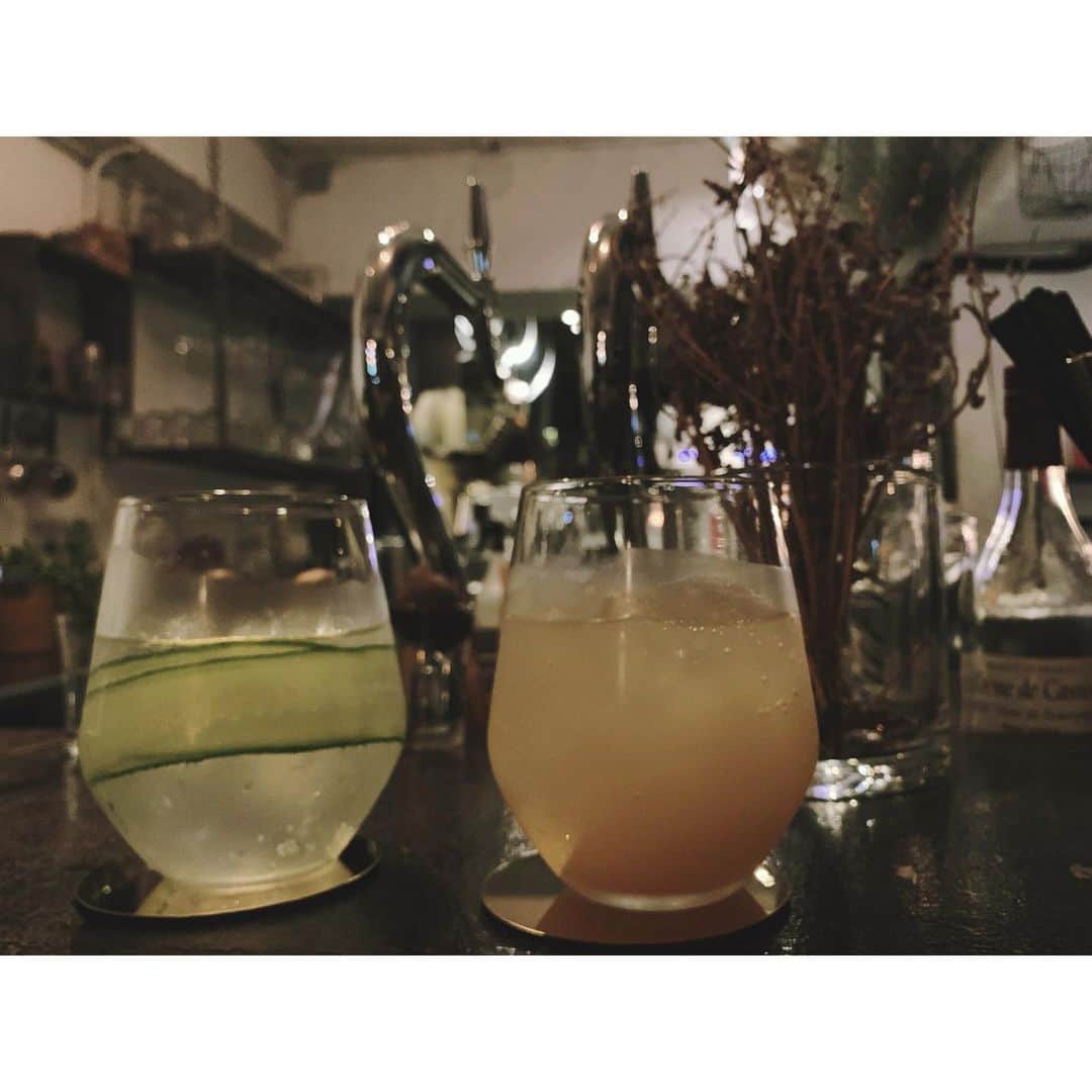 大田由香梨さんのインスタグラム写真 - (大田由香梨Instagram)「本当に幸せすぎる❤︎ LAPAZが居酒屋営業をするようになって、週末が楽しみになりました♡毎晩やってほしいのが本音だけど😂 仕事を頑張った後に、この場所に来れるのが、何よりも幸せです ❤︎ @_m.maekawa_  @shinji_friscosta  いつもありがとう❤︎❤︎ 皆さま週末の夜遊びに来てね❤︎ @izakaya_by_lapaz  @organic_table_by_lapaz #veganizakaya #veganBAR #veganlife #vegantokyo #vegancafetokyo #農家さんにも感謝 #本日も美味しゅうございました ＃いつもありがとうございます」6月28日 23時00分 - otayukari