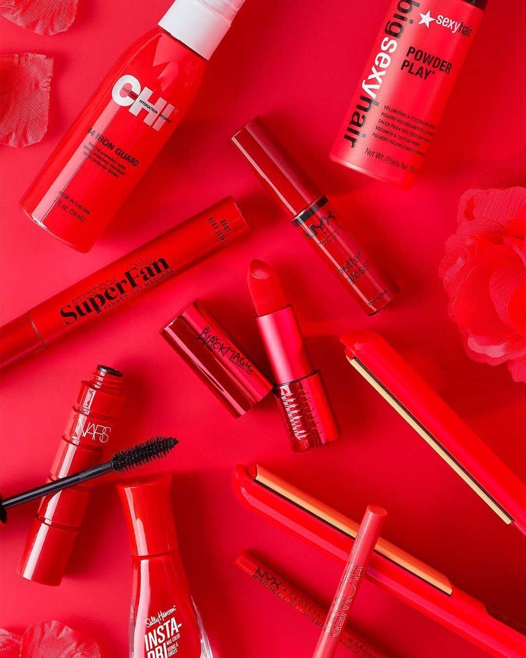 ULTA Beautyさんのインスタグラム写真 - (ULTA BeautyInstagram)「Bold. Passionate. Eye-catching.💃 Red is the color of both love ❤️ and danger 🚫 Packed with energy and emotion, science has shown just seeing it can create a physical effect on the body! How does red make you feel? ❤️❤️❤️ ⠀⠀⠀⠀⠀⠀⠀⠀⠀ ⠀⠀⠀⠀⠀⠀⠀⠀⠀ In celebration of #Pride month, we are pleased to support PFLAG National in their efforts to advance equality and unite LGBTQ+ people, their parents and families, and allies.」6月29日 4時39分 - ultabeauty