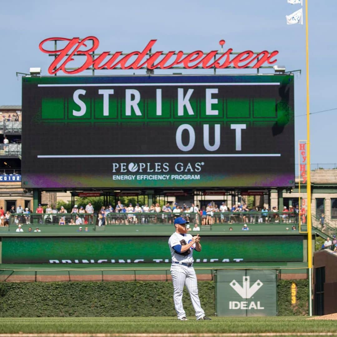 シカゴ・カブスさんのインスタグラム写真 - (シカゴ・カブスInstagram)「Behind the scenes of Craig Kimbrel’s #Cubs debut. #EverybodyIn (📸 @sgreenphoto)」6月28日 23時28分 - cubs