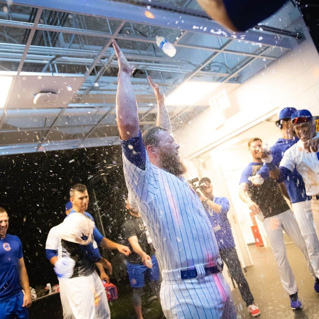 シカゴ・カブスさんのインスタグラム写真 - (シカゴ・カブスInstagram)「Behind the scenes of Craig Kimbrel’s #Cubs debut. #EverybodyIn (📸 @sgreenphoto)」6月28日 23時28分 - cubs