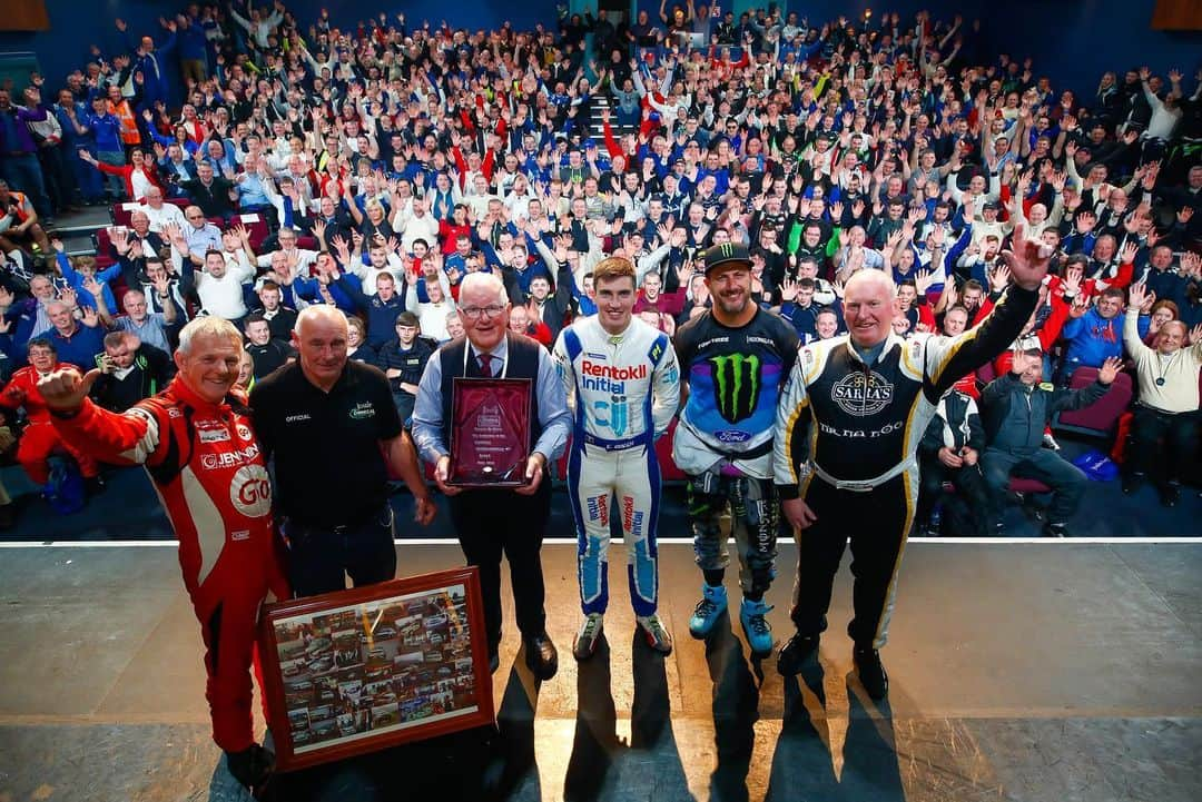 ケン・ブロックさんのインスタグラム写真 - (ケン・ブロックInstagram)「This was a wild one for me: pictured here is the single largest drivers briefing I’ve ever attended in my entire career! The Donegal Rally this past weekend had over 160 many entries (with more than 60 Ford Mk2’s entered!)! It was absolutely awesome to see so much passion and enthusiasm for rally as demonstrated by the sheer amount of people at this meeting. Click the link in my bio to see my new YouTube episode about the rally. #rollingdeep #DonegalRally #CossieWorldTour」6月28日 23時33分 - kblock43