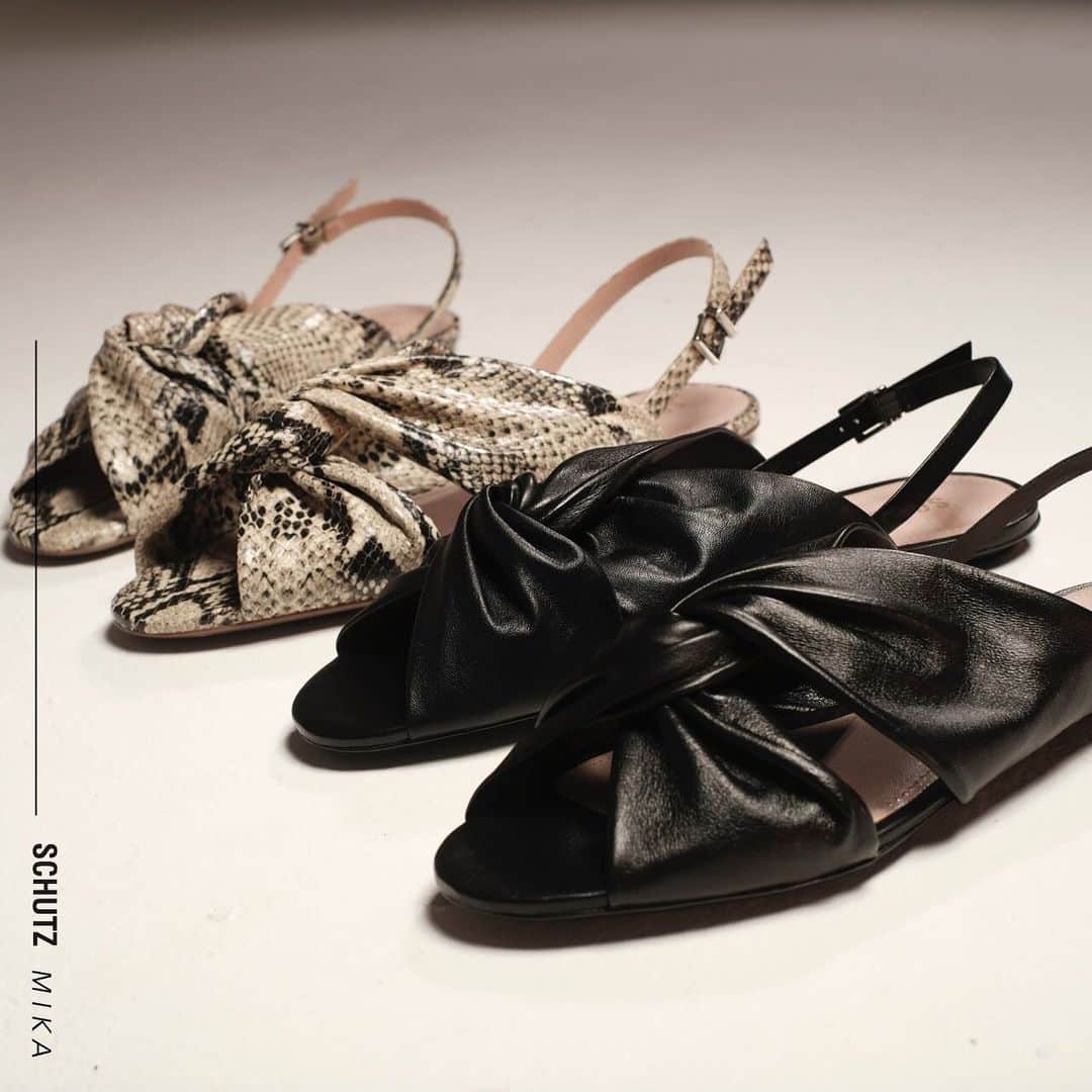 Schutzのインスタグラム：「ICONIC FRIDAY: Schutz MIKA flat 🖤 #schutzicon」