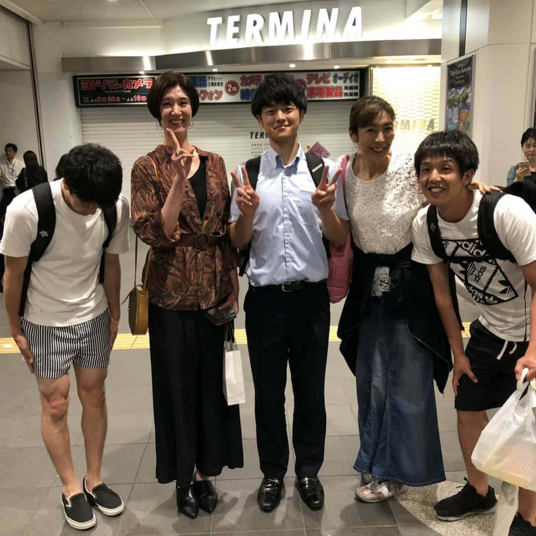 大林素子さんのインスタグラム写真 - (大林素子Instagram)「メグ・栗原恵さん お疲れ様会 私のお誕生日 月刊バレーボールの古川さんと FC東京の、長友、手原、迫田選手ら ありがとうございました いつも、感謝♥️」6月28日 23時47分 - m.oobayashi