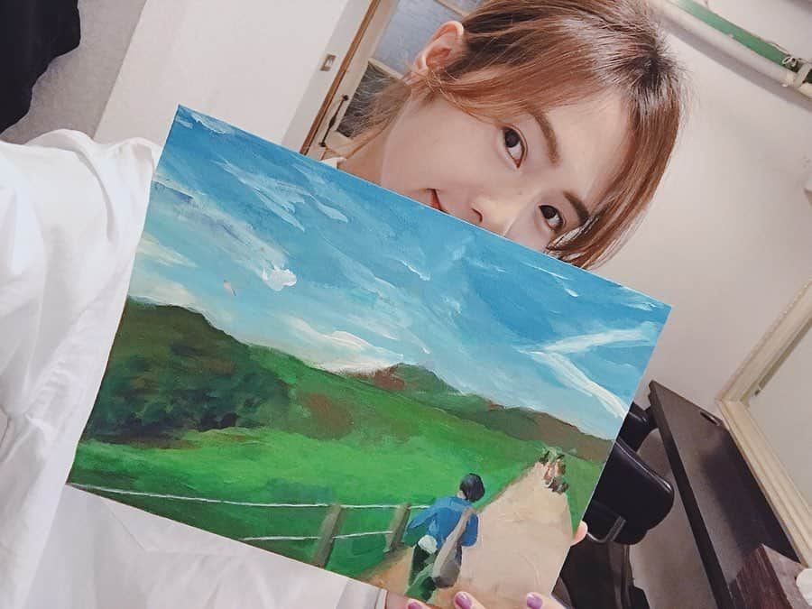 Dewi Chienさんのインスタグラム写真 - (Dewi ChienInstagram)「🌤 成品來了～～風景畫初體驗！謝謝程老師的耐心教學。 #台中新畫室 #我的補習班 #專業又舒服 #大衛畫畫課」6月28日 23時42分 - dewichien