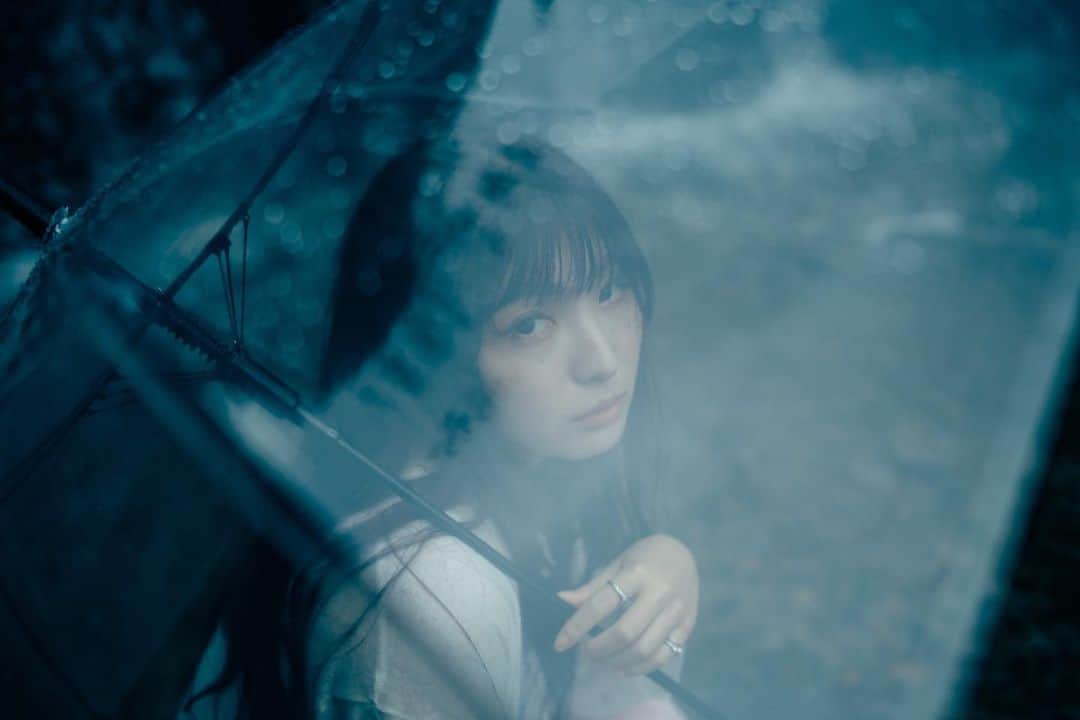 haraoのインスタグラム：「- - - - - - 実家に帰ってきました。 阪神高速が使えないので下道山越ルート。 疲れた〜🚙 - - - camera：sony α7RⅢ - - - #Kyoto #るり渓 - #sonya7riii #sonyalpha #オールドレンズ #distagon #portrait #人像攝影 #外拍 #GPW_membersonly #エモい #ポートレート撮影  #被写体募集」