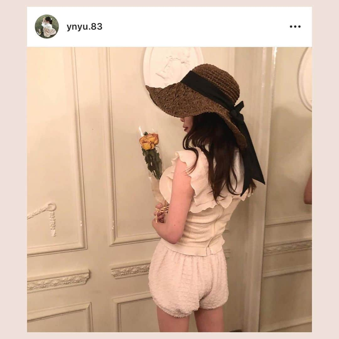 bis_web bis [ビス] さんのインスタグラム写真 - (bis_web bis [ビス] Instagram)「﻿﻿ June 28, Friday﻿ ﻿﻿ ﻿﻿ 🍒﻿ ﻿﻿ ﻿﻿ ガーリーな女の子のマストバイ。﻿ ﻿コットンレース♡﻿﻿ ﻿ 置き画に使ってもかわいいし﻿ ファッションに取り入れるのもかわいい❤️﻿ ﻿ bisガールに人気はコットンレースのブラウス。﻿ 古着を手に入れる子も多いみたい！﻿ ﻿ ﻿ みんなの好きなアイテムを﻿ @bis_web / #bis_web﻿﻿ のタグ付けをして投稿してね💭﻿﻿ ﻿﻿ ﻿ ﻿﻿ #instalove #夏 #トレンド #ファッション #マストバイ #コーデ #コーディネート #きょこ #ootd #ワンピース #ブラウス #帽子 #古着 #ヴィンテージ #vintage #bis_web #👒 #fashion #インテリア #ガーリー #コットンレース #レース」6月28日 23時52分 - bis_web