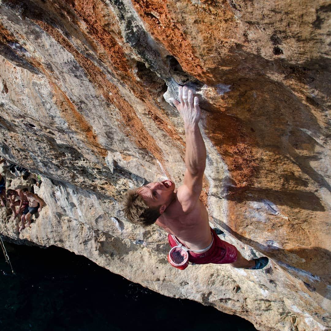 ヨルグ・バーホーベンさんのインスタグラム写真 - (ヨルグ・バーホーベンInstagram)「It's summer!!! That means spending time in the water, high up in the mountains, or finding a cave. Jorg.exe doesn't work well above 30°C... • 📷 by @tobias_lanzanasto」6月29日 0時02分 - jorgverhoeven