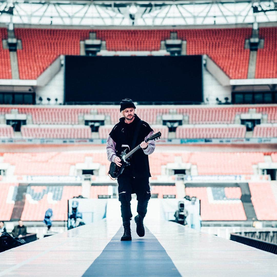 5 Seconds of Summerさんのインスタグラム写真 - (5 Seconds of SummerInstagram)「Loved being in the UK and seeing our fans there the other week.」6月29日 0時06分 - 5sos