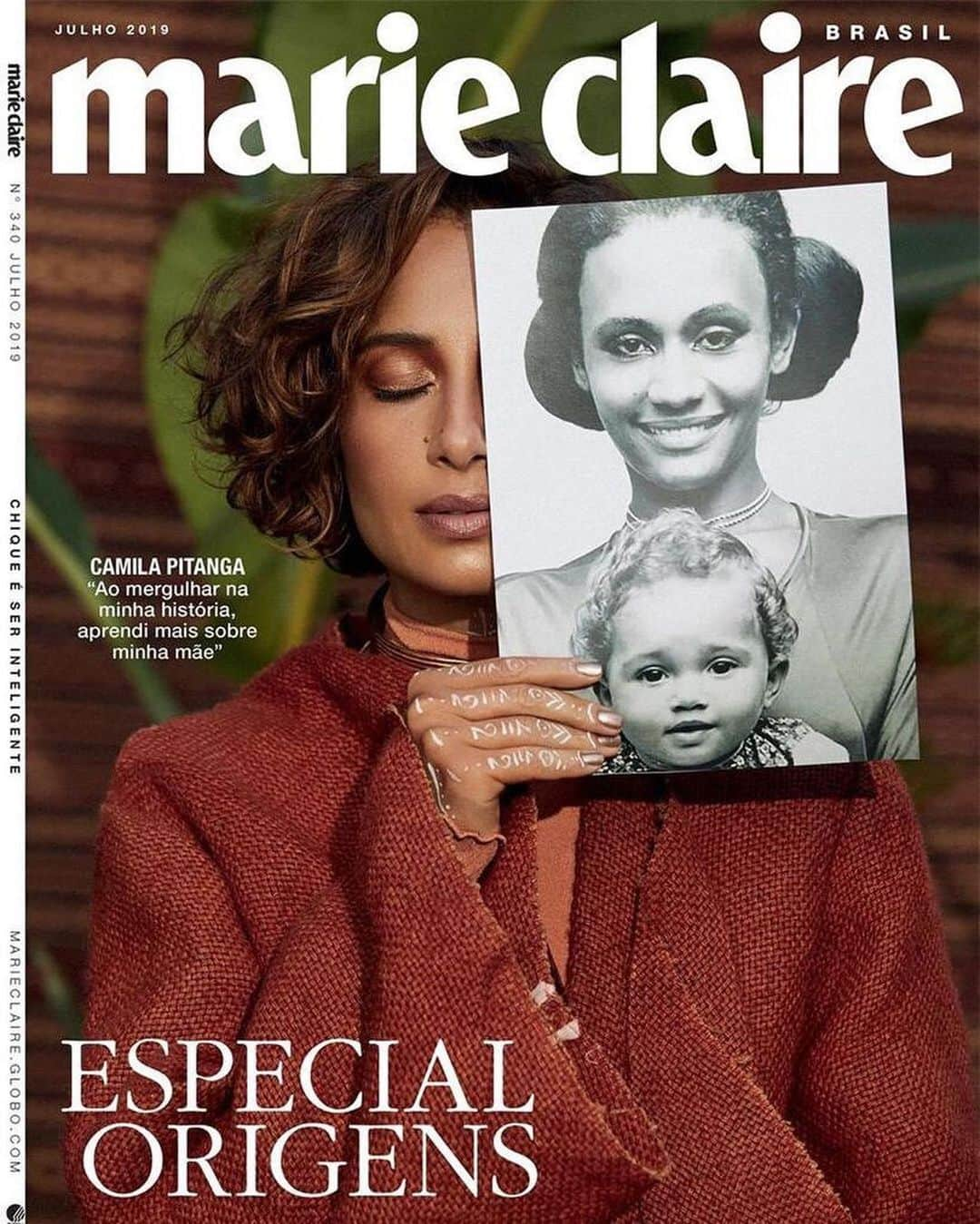 Tais Araújoさんのインスタグラム写真 - (Tais AraújoInstagram)「@caiapitanga, como é bonito ver você brilhando na capa da @marieclairebr, em busca das suas origens, falando sobre elas e também falando sobre as dores e delícias de ser quem somos. Como é lindo saber mais sobre quem você é! Que inspiração! 💕」6月29日 0時21分 - taisdeverdade