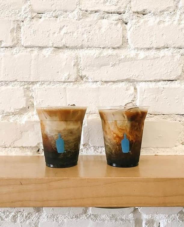 Blue Bottle Coffeeさんのインスタグラム写真 - (Blue Bottle CoffeeInstagram)「Radiant. Mouthwatering. Ice-cold. It’s officially cold brew season. | 📷: @tinycupofcake」6月29日 0時30分 - bluebottle