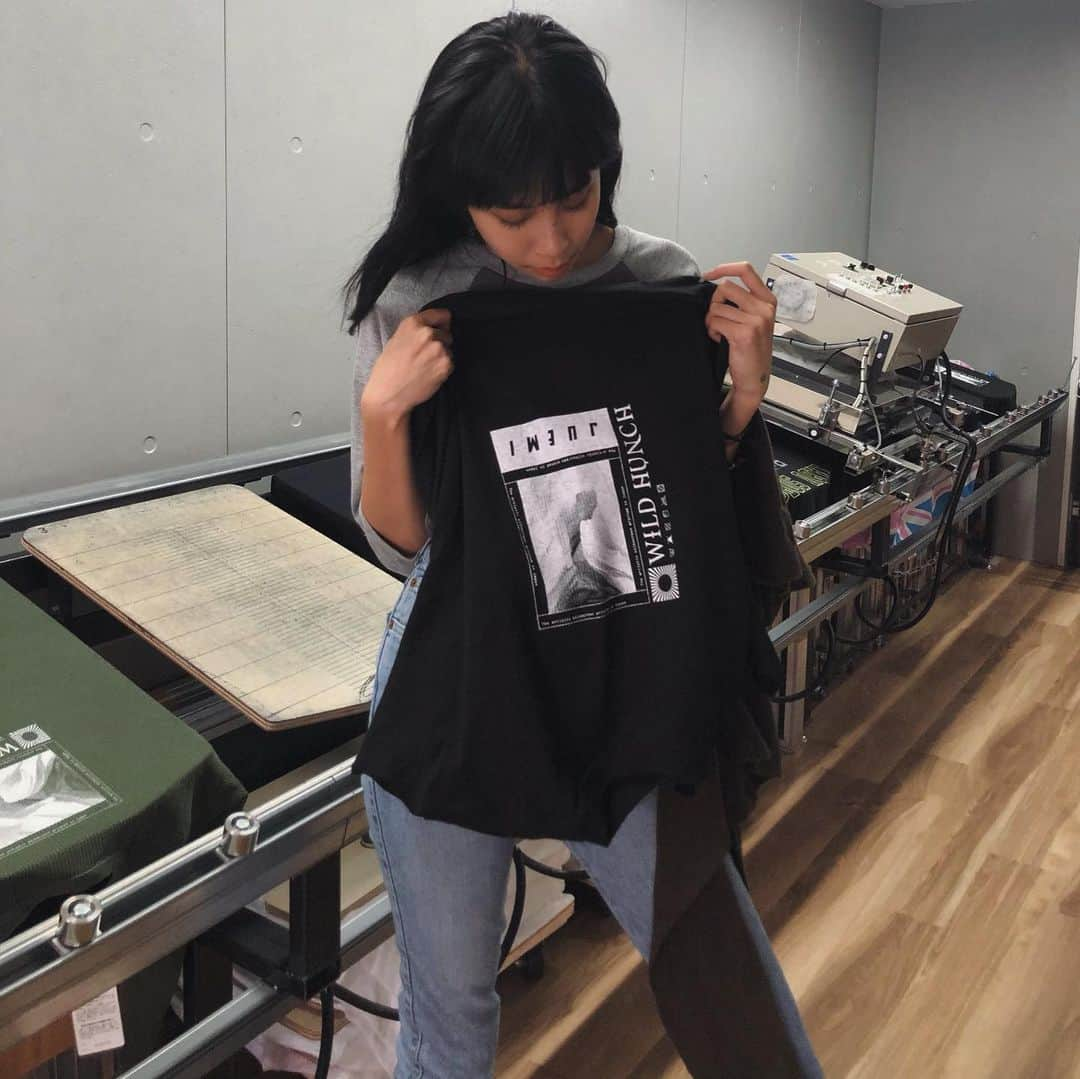 Juriさんのインスタグラム写真 - (JuriInstagram)「またまた楽しみなイベントを準備中。 . 7/5-7/7 Sample Sale @大阪 . 7/6- Juemi Syncretic Reebok Classic & Remake Vintage #juemi #juemisync #juemisyncreticvintage」6月29日 0時23分 - juritakiguchi