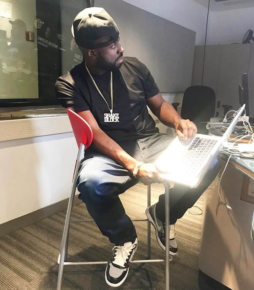 ファンクマスター・フレックスのインスタグラム：「3 pounds down! Day2 @40dayreset !!! Focused on getting to my goal wait! 27 pounds to go! I will not be defeated! @litdigitaldjs !!!!! @djbobbytrends what we doing???」