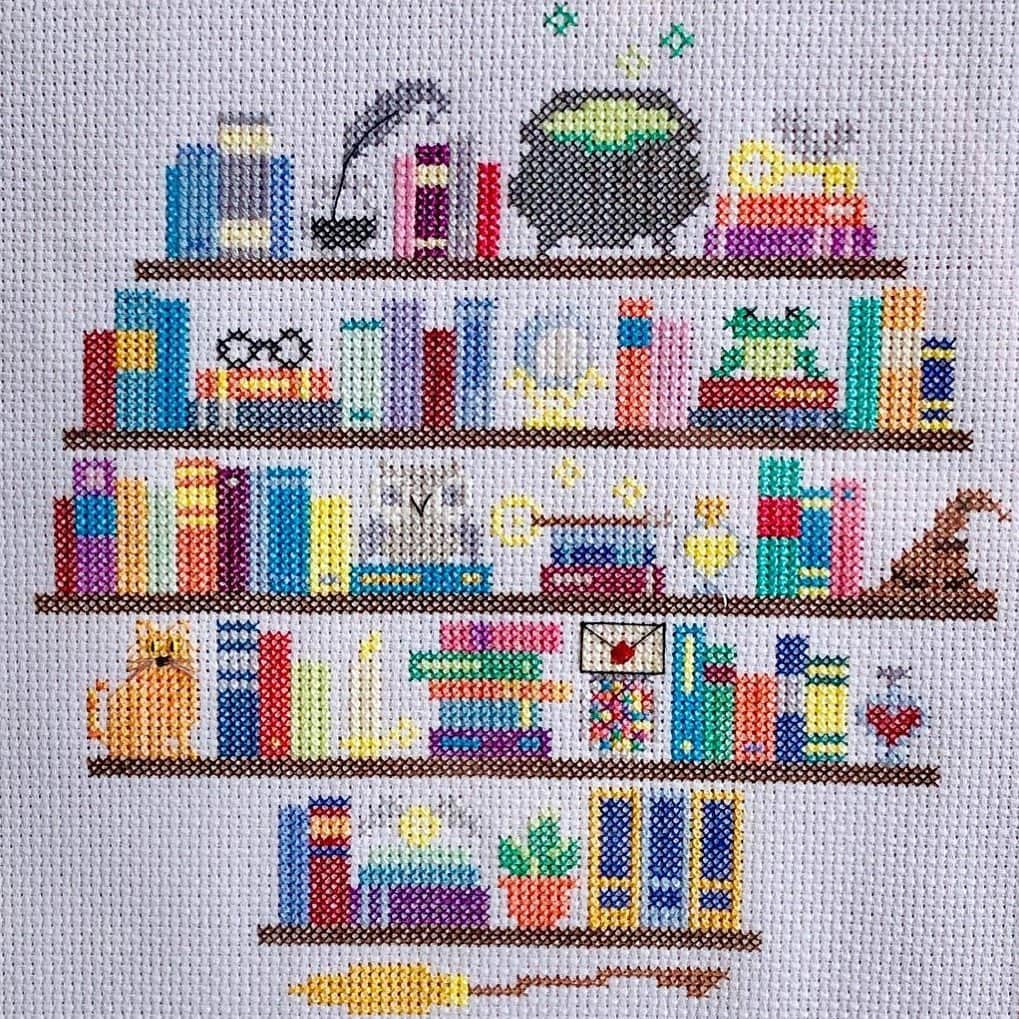 ハリー・ポッターさんのインスタグラム写真 - (ハリー・ポッターInstagram)「A cross-stitch that would make Molly Weasley proud. #FanFriday [🖌: @kelseytueth]」6月29日 1時05分 - harrypotter