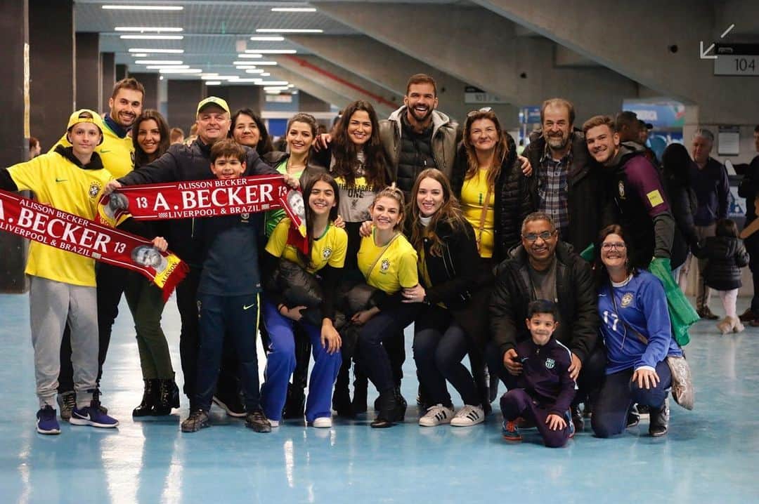 ナタリア・ベッカーさんのインスタグラム写真 - (ナタリア・ベッカーInstagram)「Quartas de final - Copa América 2019 - POA 💚💛💙 Sempre contigo @alissonbecker 🧤 #TeamAB1 #VamosBrasil」6月29日 1時08分 - natalialbecker