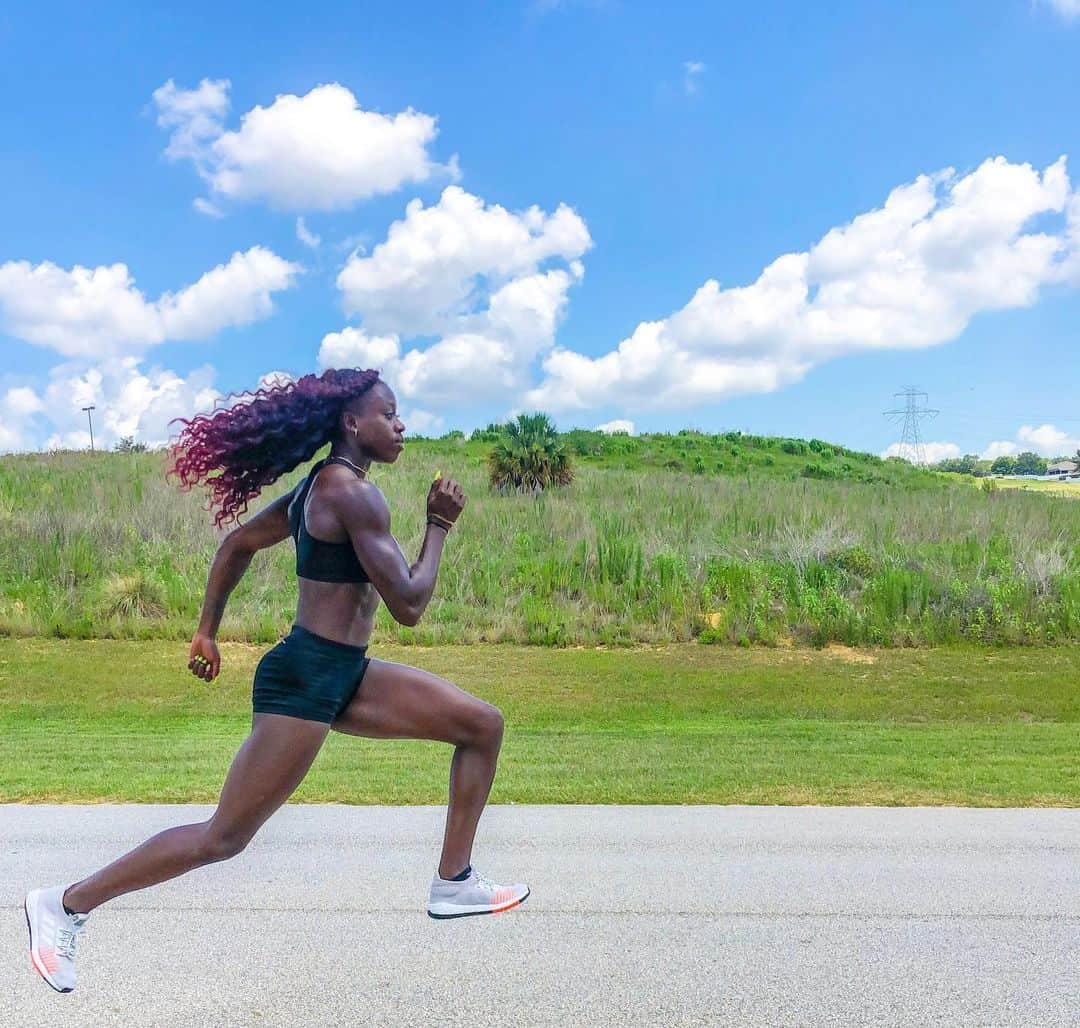 デズリー・ヘンリーさんのインスタグラム写真 - (デズリー・ヘンリーInstagram)「Running just got easier‼️ 🏃🏾‍♀️💨 Introducing the new @adidasrunning #PulseBoostHD #CreatedWithAdidas」6月29日 1時23分 - desiree_lh