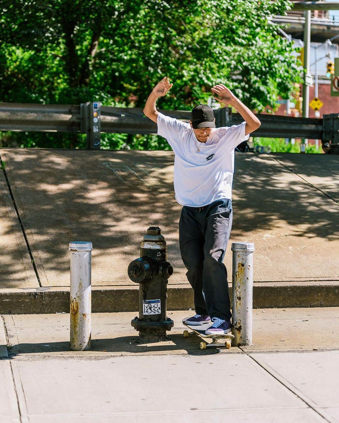 ルーイ・ロペスさんのインスタグラム写真 - (ルーイ・ロペスInstagram)「📍NY📍@volcomskate #TrulyLIVEnyc | 📷: @shredcorn」6月29日 1時19分 - louielopez