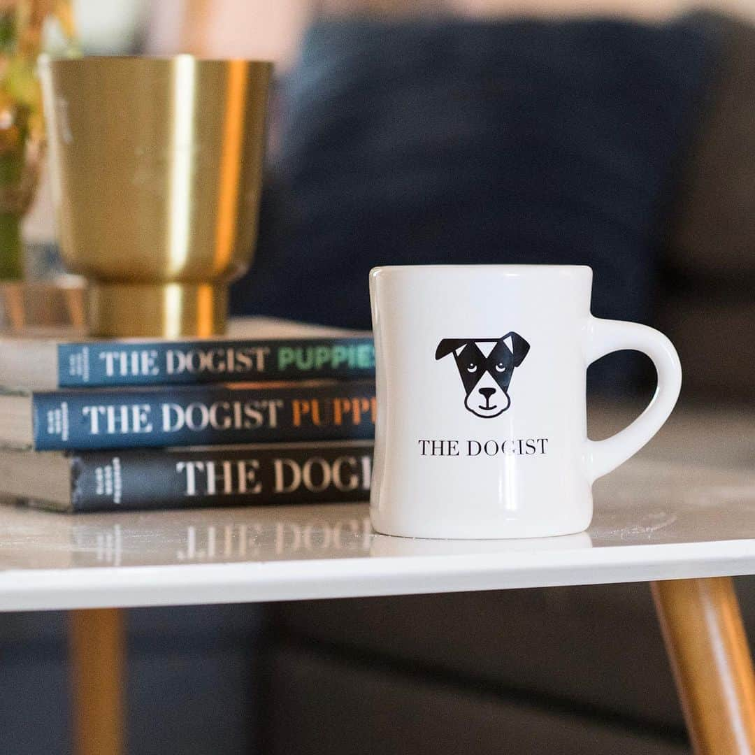 The Dogistさんのインスタグラム写真 - (The DogistInstagram)「Dogist diner mugs! Sure, your cabinet is already jam packed with mugs. There’s the one you found at a thrift store that your bf said was dumb but you got it anyway and now it’s here to stay. There’s the one your niece made you at camp that you only use when she visits. But have you ever stopped to consider what your dog thinks of your mugs? That’s what we thought, and we forgive you. Introducing The Dogist classic diner mug and SEND DOG PICS mug. Shop at the link in bio.」6月29日 1時28分 - thedogist