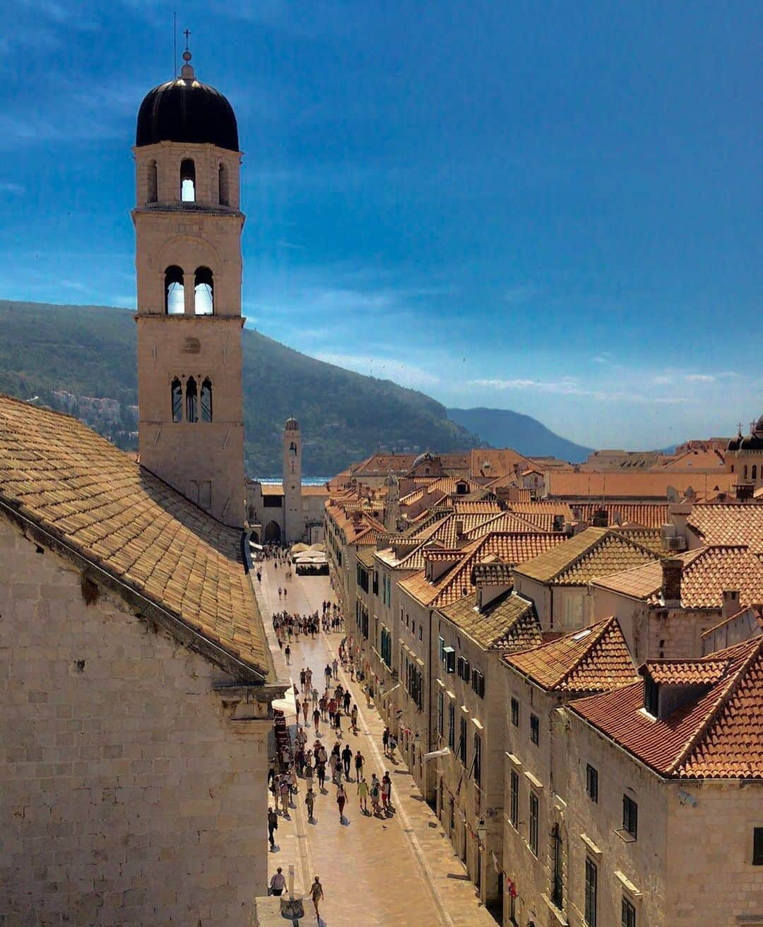 上本昌代さんのインスタグラム写真 - (上本昌代Instagram)「写真が溜まる前に… #breathtaking #croatia #ドゥブロヴニク#dubrovnik #🇭🇷 #およそ40度 #物価高い #mikiちゃんありがと #女子旅 #travel #ジブリの世界 #worldheritage #クロアチア」6月29日 1時39分 - masayomai