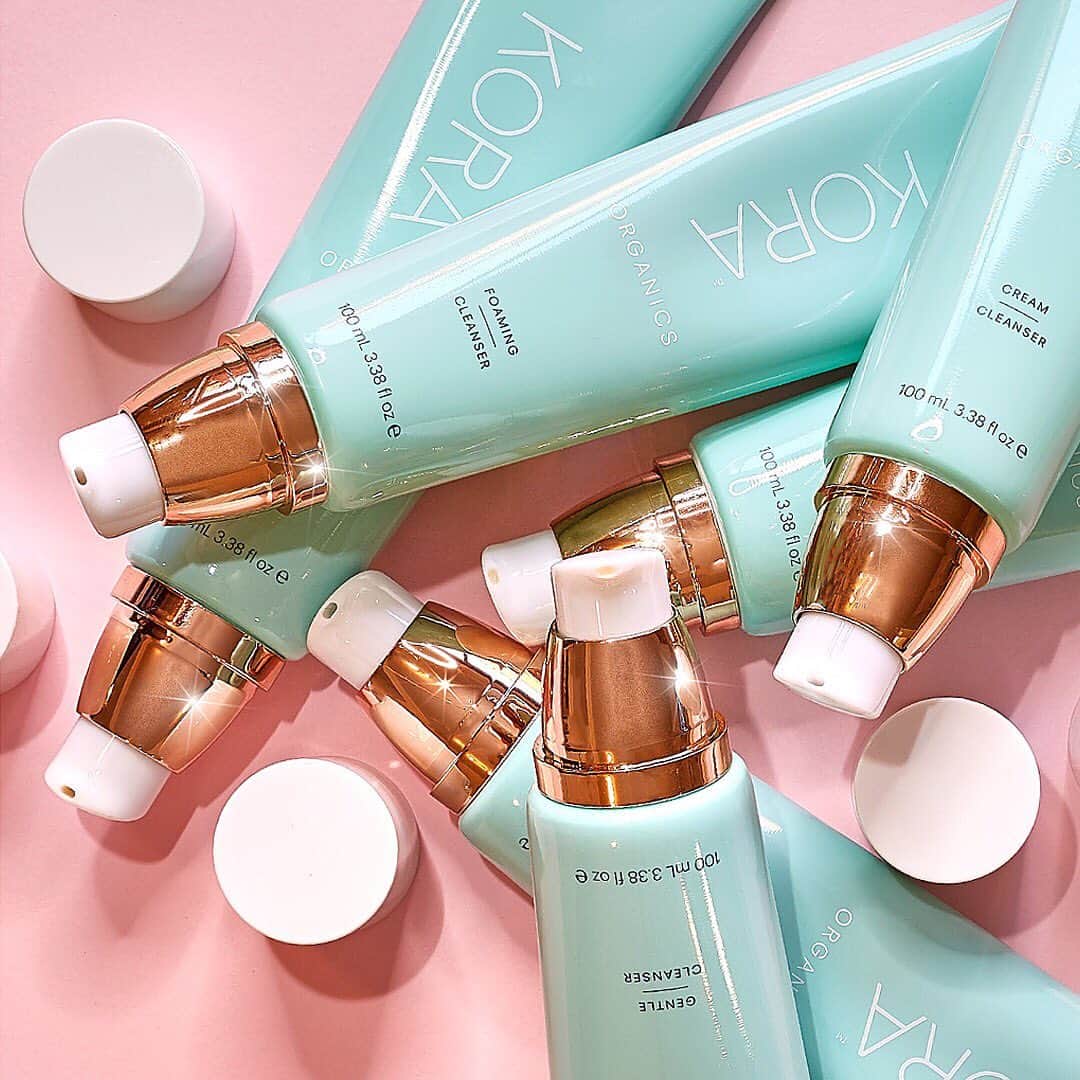 KORA Organicsさんのインスタグラム写真 - (KORA OrganicsInstagram)「Don't skip the most important step of your skincare regimen ✨ with our Certified Organic face cleansers. Designed to naturally wash away impurities, our cleansers nourish and hydrate the skin. For optimal use, apply morning ☀️ and night 🌙 and follow with our NEW Noni Bright Vitamin C Serum (to be applied once a day in the morning.) ☀️ Lastly, proceed with your #KORAOrganics mist and moisturizer of choice. ✨ #MindBodySkin #NoniGlow」6月29日 1時44分 - koraorganics