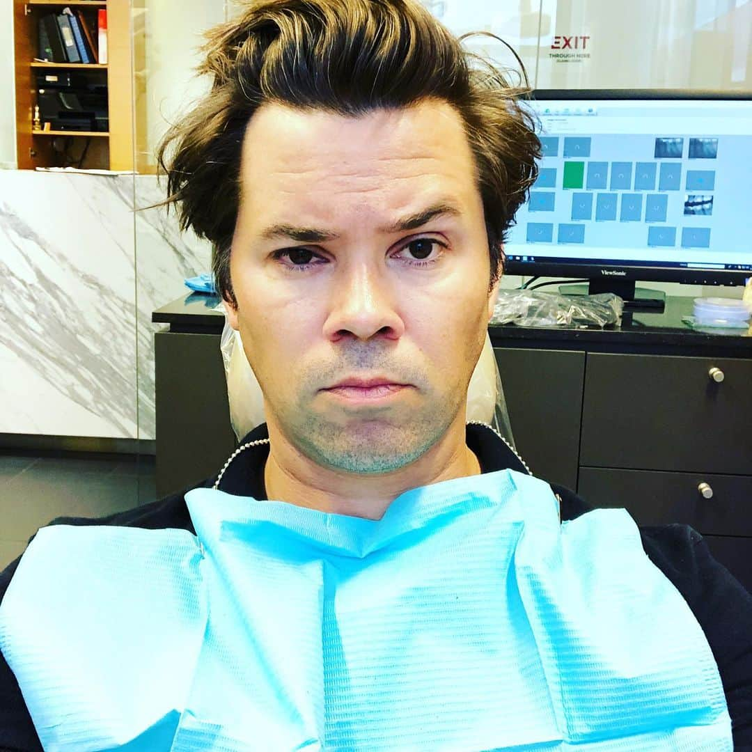 アンドリュー・ラネルズさんのインスタグラム写真 - (アンドリュー・ラネルズInstagram)「Root canal realness part 2. Remember to floss, kids!」6月29日 2時06分 - andrewrannells