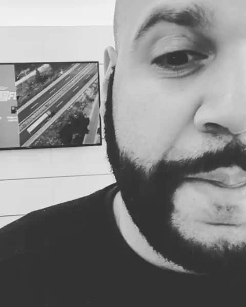 デイミアン・リラードのインスタグラム：「As much as I love creating music, I also love giving a platform to other MCs working on their craft.  My #4BarFriday community is still going strong. Lots of under the radar MCs like @sicariososa showing off their 🎙 skills every Friday. The best submissions get highlighted on @4BarFriday and my page. Follow @4BarFriday and tag someone you think should drop 4 Bars each Friday.」