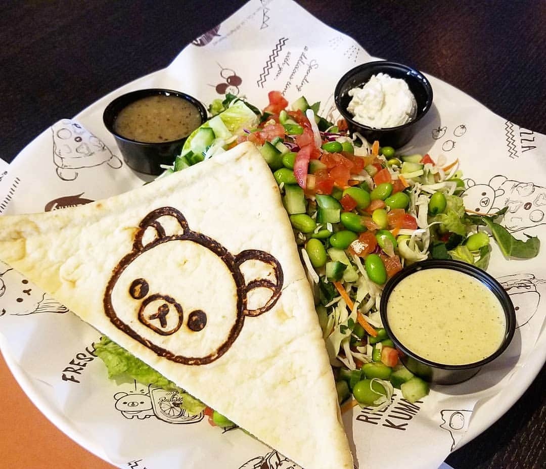 Rilakkuma US（リラックマ）さんのインスタグラム写真 - (Rilakkuma US（リラックマ）Instagram)「Here's a little peek at one of the delightful dishes we will be serving in the Rilakkuma Cafe pop-up next week in Los Angeles! We're so excited to see you all! . Although tickets are all sold out, please stay tuned to our social media as we will be sharing photos, videos, and doing live videos from the cafe! . . . #RilakkumaUS #Rilakkuma #Sanx #kawaii #cutefood #eaterLA #リラックマ #サンエックス #サラダ」6月29日 2時42分 - rilakkumaus