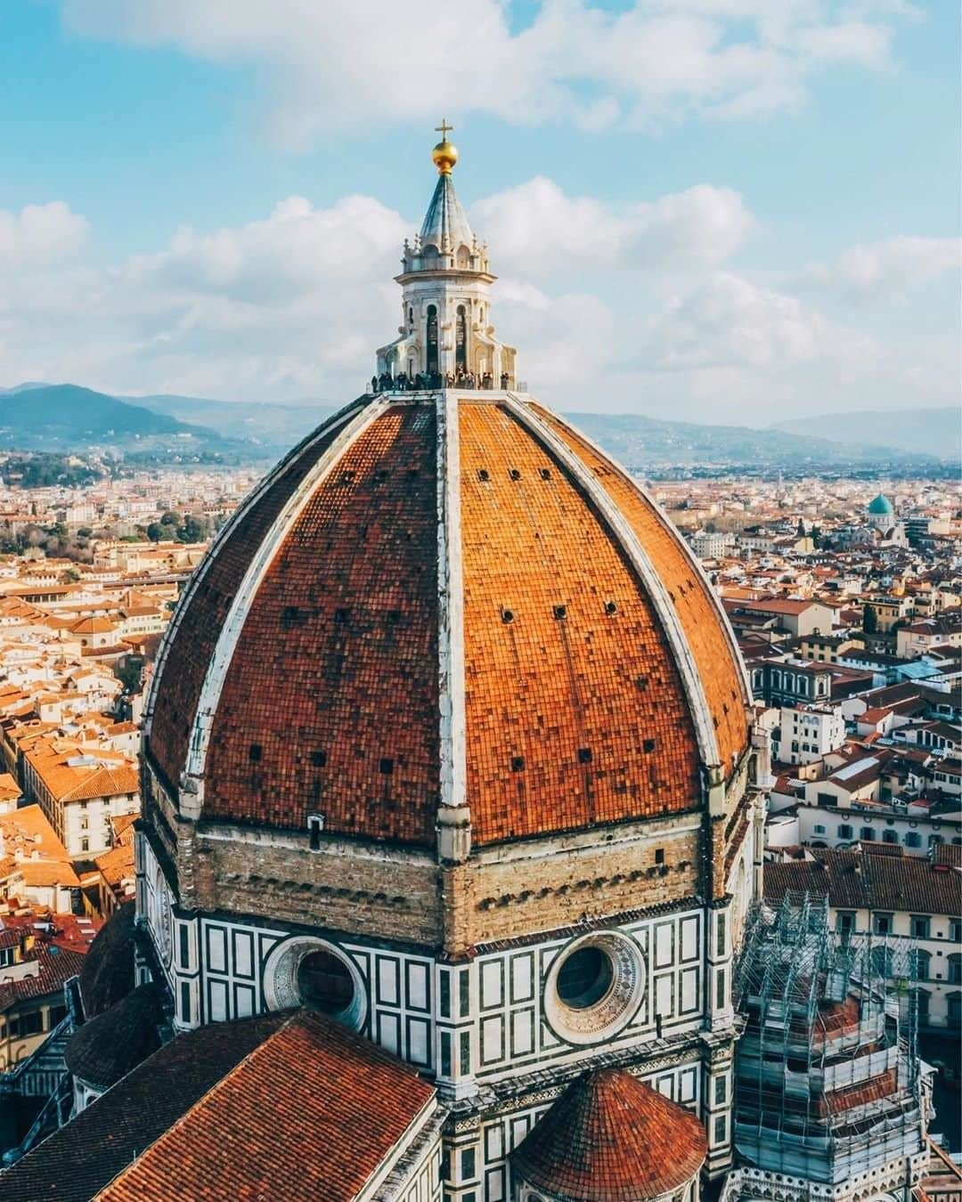 Travel + Leisureさんのインスタグラム写真 - (Travel + LeisureInstagram)「Florence is home to one of the top 10 wine experiences in the world, according to TripAdvisor. Check out the full list at our link in bio! #tlpicks courtesy of @davideor94」6月29日 2時50分 - travelandleisure