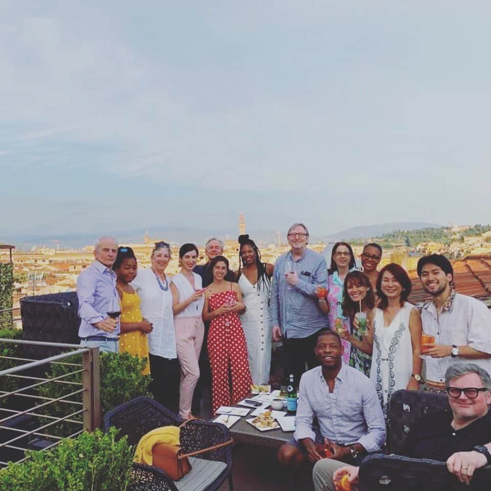 エミリー・スワローさんのインスタグラム写真 - (エミリー・スワローInstagram)「#FBF to last week, when I was frolicking in #Tuscany...I miss these beautiful clowns! #canwegoback #continuumcompany #continuumcabaret @theseasonnyu @lavillapietra #sondheim #limonaia #beachbound」6月29日 2時57分 - bigeswallz