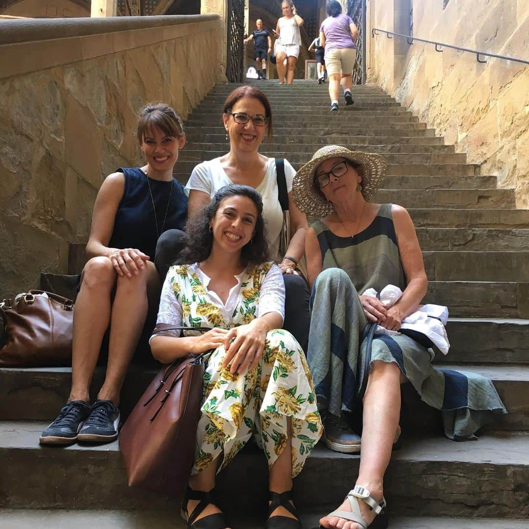 エミリー・スワローさんのインスタグラム写真 - (エミリー・スワローInstagram)「#FBF to last week, when I was frolicking in #Tuscany...I miss these beautiful clowns! #canwegoback #continuumcompany #continuumcabaret @theseasonnyu @lavillapietra #sondheim #limonaia #beachbound」6月29日 2時57分 - bigeswallz