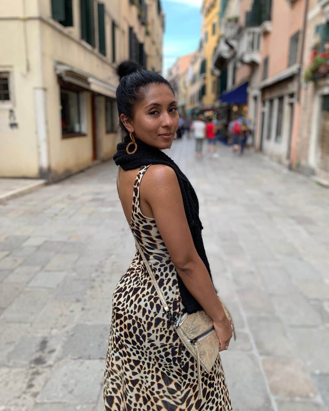 シェネルのインスタグラム：「How beautiful is Venice 😍 Swipe left #fbf 📸 @gmadison4」