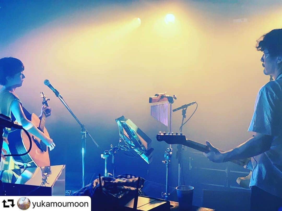 moumoonさんのインスタグラム写真 - (moumoonInstagram)「#repost @yukamoumoon ・・・ ええ写真。 Photo by しょーこ(bass) #frombehindthestage #newmoon #moumoon  #福岡最高 #あしたもたのしもーーー」6月29日 12時23分 - moumoon_jpn