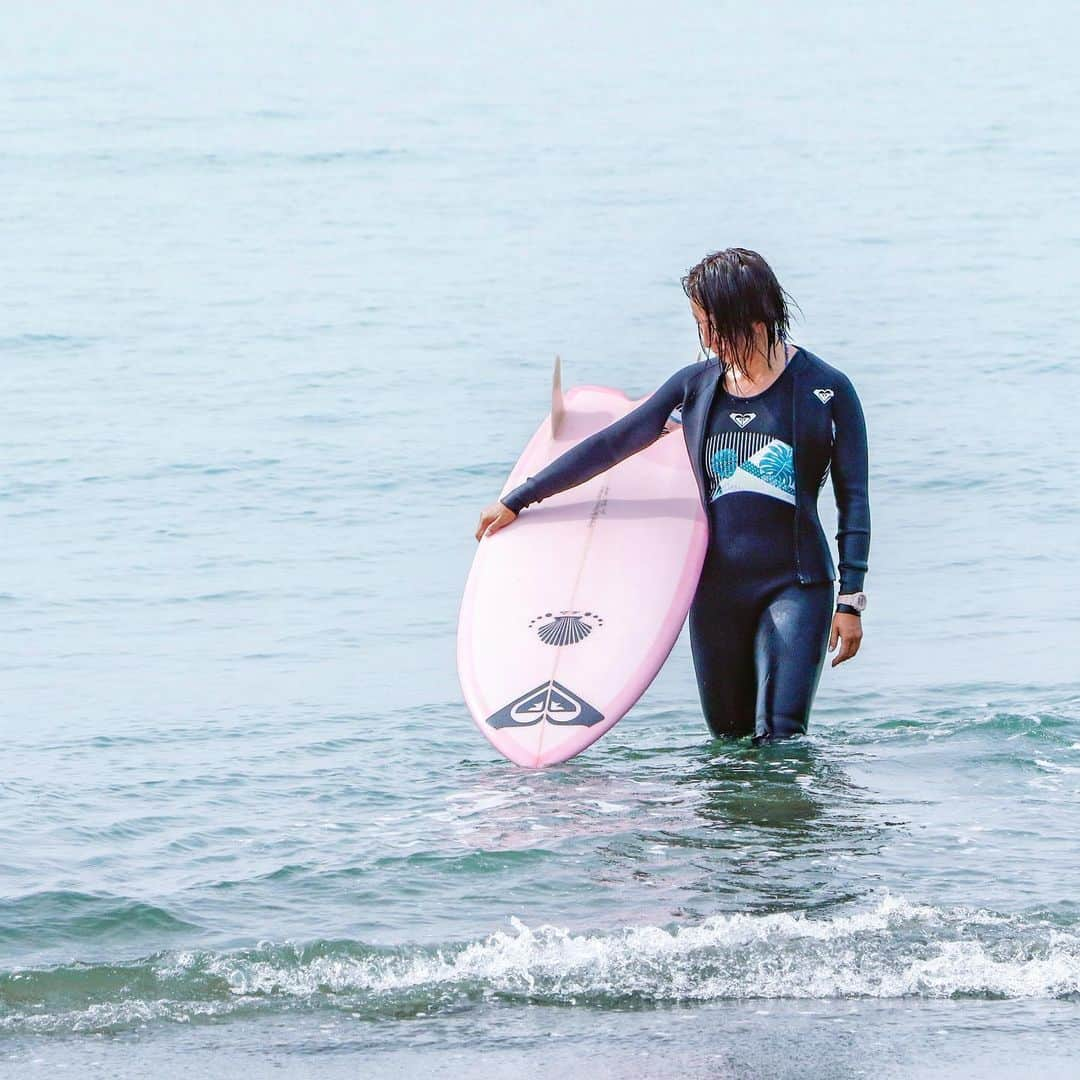 金子藍さんのインスタグラム写真 - (金子藍Instagram)「New Wetsuits❤️ . @roxyjapan . #roxy #roxyjapan #roxywetsuit #ailasurfboards #ロキシー #haneypresets」6月29日 12時30分 - aikaneko_surf