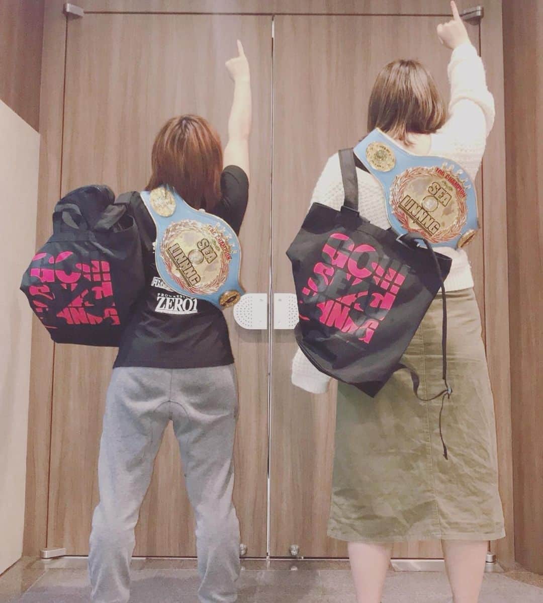 高瀬みゆきのインスタグラム：「うちらが王者だった日々は消えない。 またここから歩み出そう。 沢山沢山学んだ。 ベルトに感謝。 全ての経験に感謝。  The days we were the kings will not disappear. Let's get out of here again. I learned a lot. Thank you for The Chanpion belt. Thanks for all the experience.  #アクトレスガールズ #SEAdLINNNG #プロレス #女子プロ #jap」