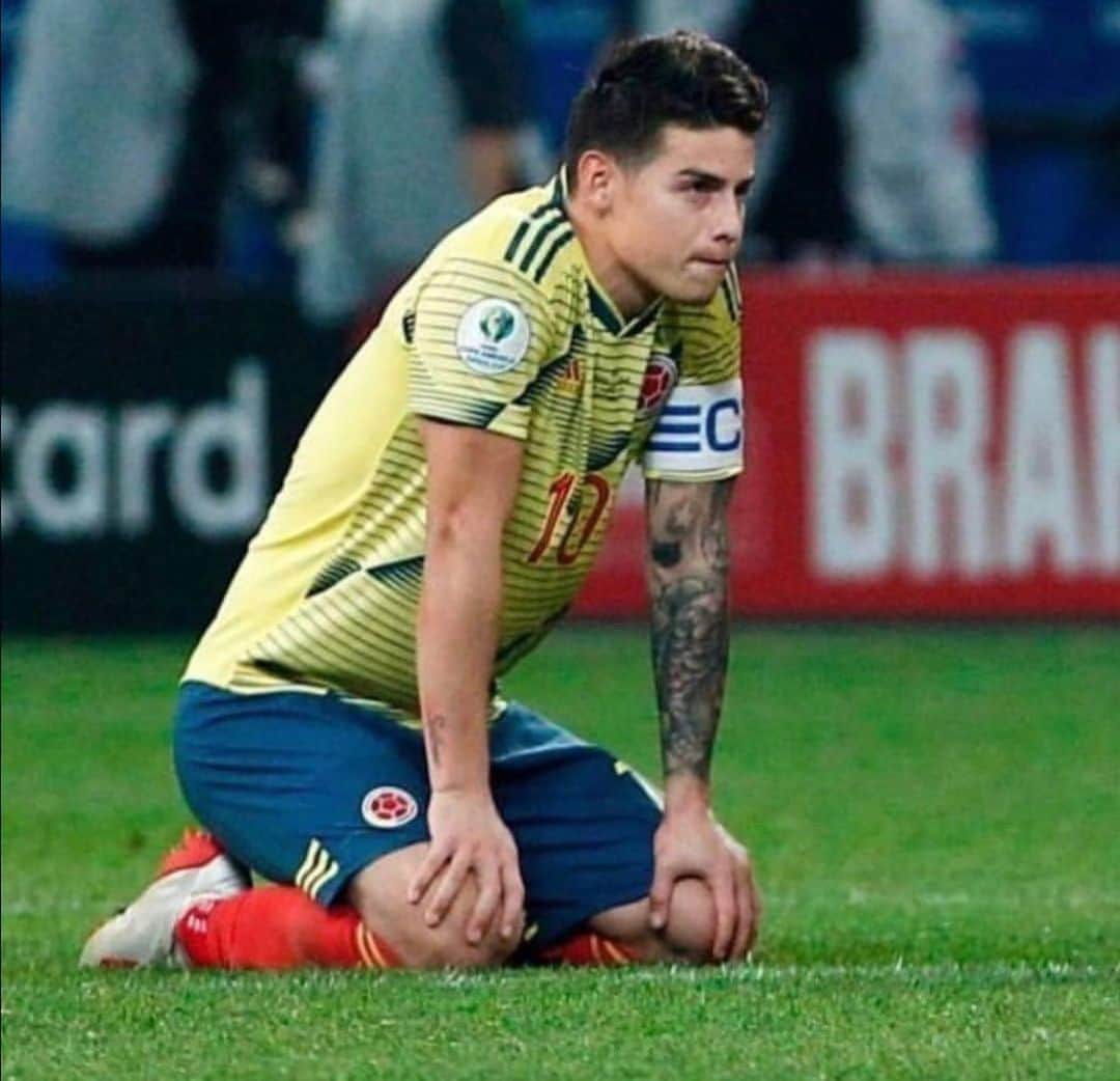 ハメス・ロドリゲスのインスタグラム：「Frustración es lo que se siente ahora. Así es la vida, el fútbol aún más. Levantar la cabeza y seguir adelante. A muerte con mis compañeros, hemos luchado hasta el final. 🇨🇴」