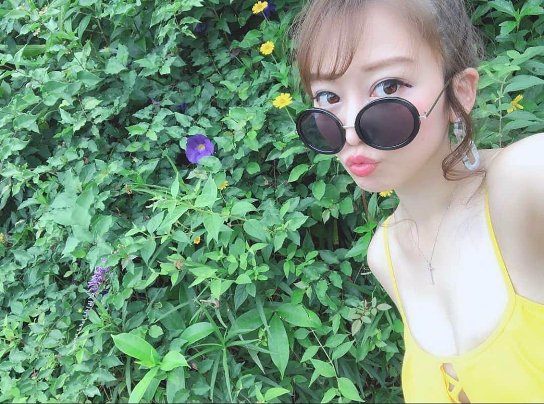工藤紬のインスタグラム：「﻿ #夏 #海 #水着 #グラビア #花 #撮影 #summer  #ocean #sea #swimwear #yellow #japan #japanesegirl #gravure_idol #📸 #🏖 #🌺」