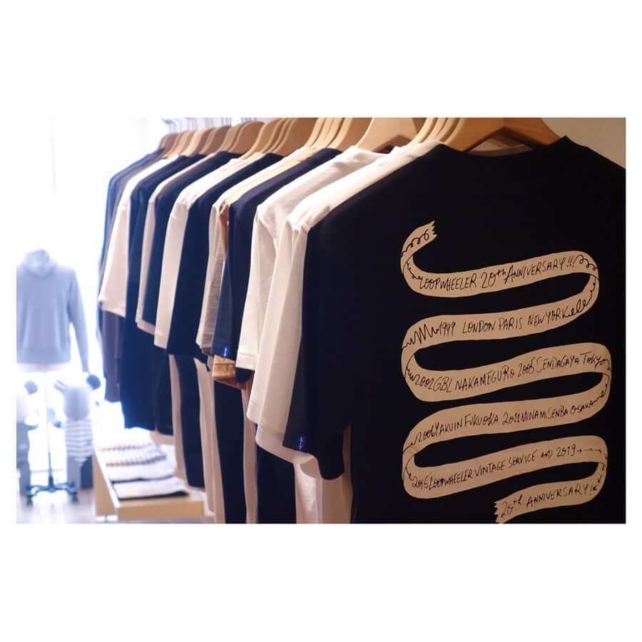 ループウィラーさんのインスタグラム写真 - (ループウィラーInstagram)「*** 本日より通常営業となります。 . Tシャツやスウェットは店頭でご覧いただけますので、是非ご来店下さい💁🏻‍♂️ . . G20の影響により、交通規制のかかっている場所もございますので、ご来店されるお客様はご注意下さい。 . #ループウィラー #吊り編み #スウェット #定番 #日本製 #ループウィラー大阪 #lw大阪 #和歌山 #大阪 #南船場 #時尚 #옷스타그램 #오사카  #loopwheeler #tsuriami #sweat #sweatshirts #madeinjapan #lwosaka #japan #wakayama #osaka #minamisenba #wear #fashion」6月29日 13時00分 - loopwheelerosaka