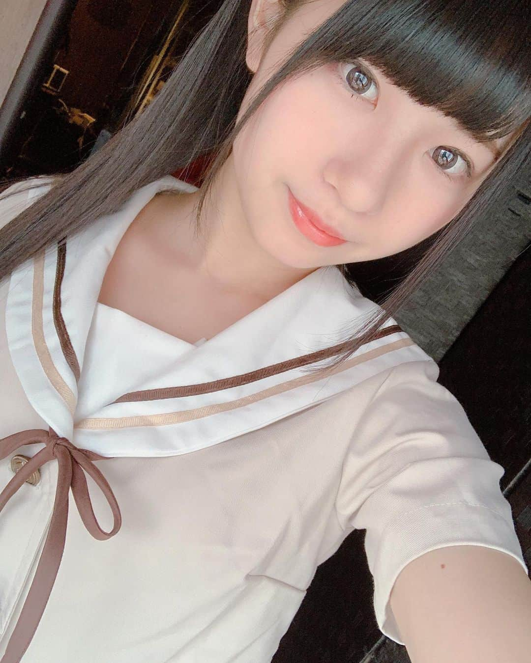 森下舞桜さんのインスタグラム写真 - (森下舞桜Instagram)「セーラー服๑′ᴗ′๑ 仮面女子派生ユニットPrism、今日の制服は茶色セーラーでした( ¨̮ )  高校生の皆さん、学校楽しいですか？？☺️ ぜひいいねとコメントしてくれたら嬉しいです︎︎☺︎ #16歳 #現役jk #セーラー服 #制服 #おはよう #仮面女子 #リボン #いいね希望 #フォローおねがいします」6月29日 13時03分 - morishita_mao