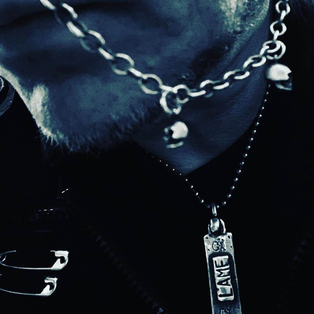 レイチェル・ボランさんのインスタグラム写真 - (レイチェル・ボランInstagram)「Rock ready. Silver by @bamtastic13 #silver #jewelry #unitedworldrebellion #follow」6月29日 13時13分 - officialrachelbolan