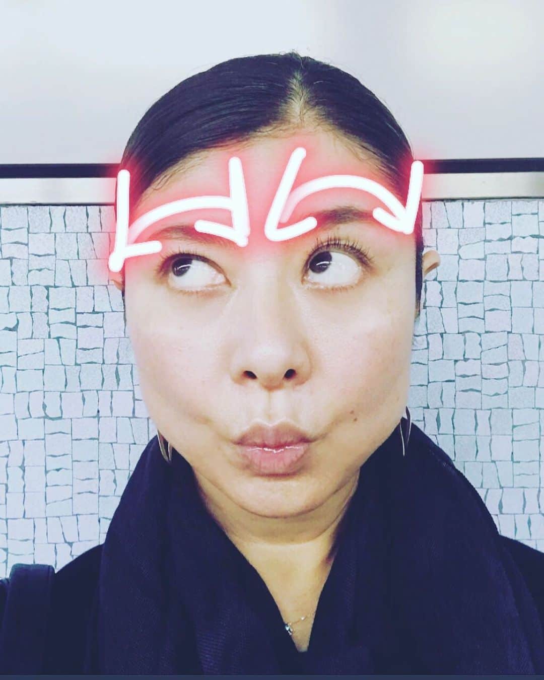 間々田佳子のインスタグラム：「目の体操  #間々田佳子 #顔ヨガ」