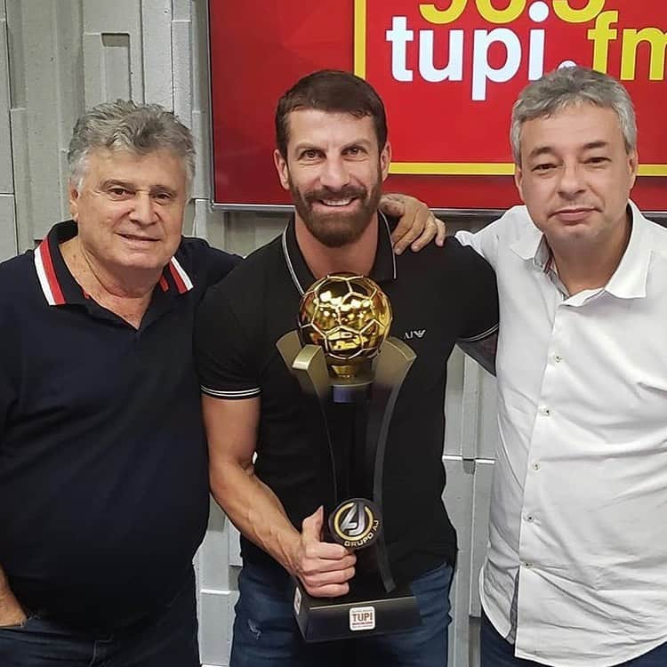 ジーコさんのインスタグラム写真 - (ジーコInstagram)「Todo sábado a noite,21h,na Radio Tupi, o Show de Bola com Edu Coimbra e o Marcus Vinicius homenageando grandes nomes da historia do Futebol Brasileiro.Nas fotos,Ramon,Edinho,Pedrinho e Gil.」6月29日 13時33分 - zico