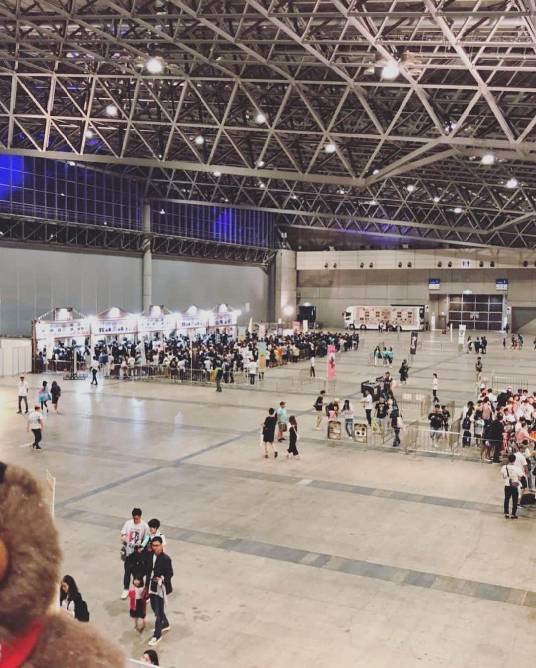 ケツメイシさんのインスタグラム写真 - (ケツメイシInstagram)「2019.06.28-29 MAKUHARIMESSE HALL1-3 . #ケツメイシ #ktm2019 #荒野をさすらう4人のガンマン  #大塚さん #ケツノポリス11 #記念撮影 してみた #幕張 #素敵な休日を」6月29日 13時41分 - ketsume_official