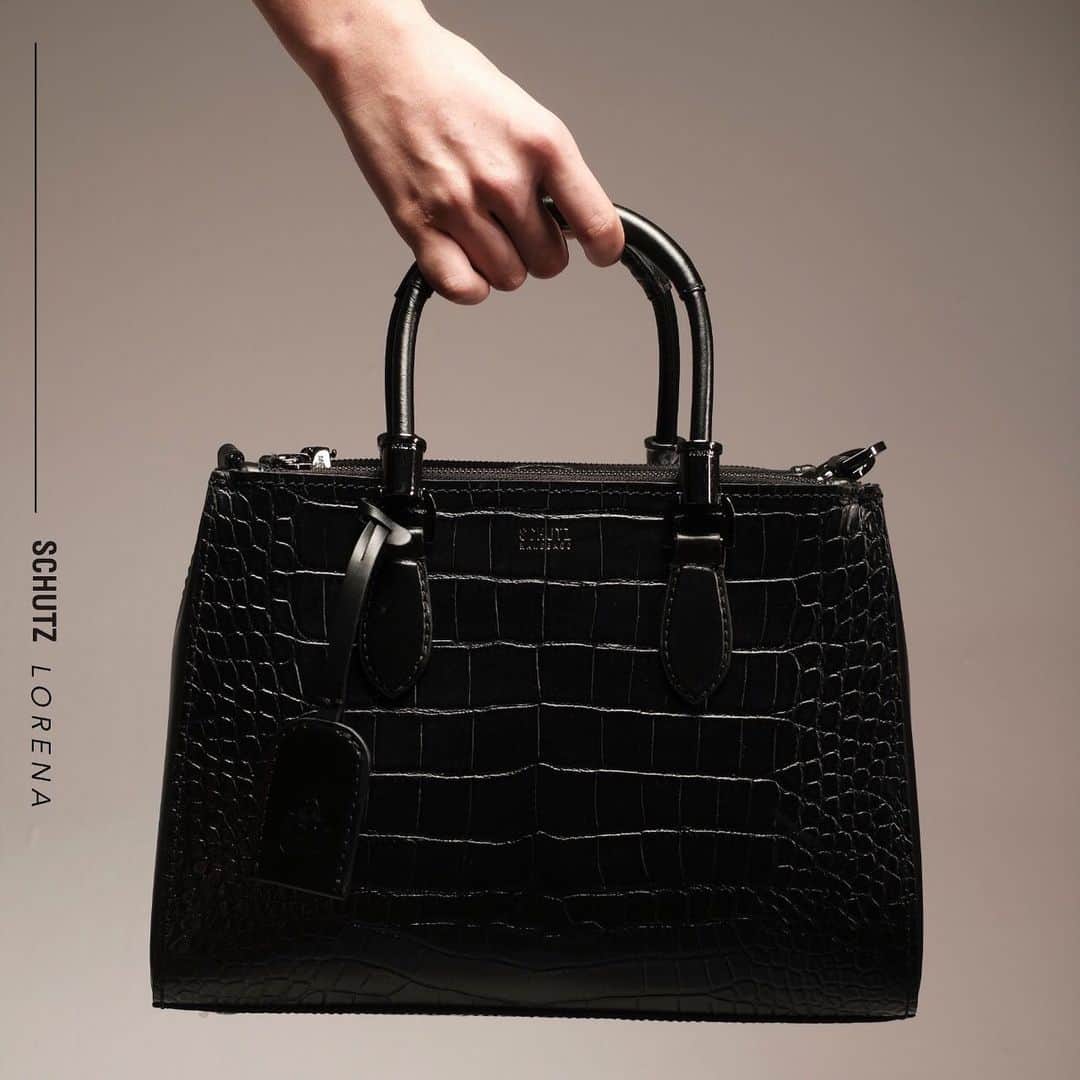 Schutzのインスタグラム：「THE ICONIC: Schutz LORENA #schutzicon #schutzhandbags」
